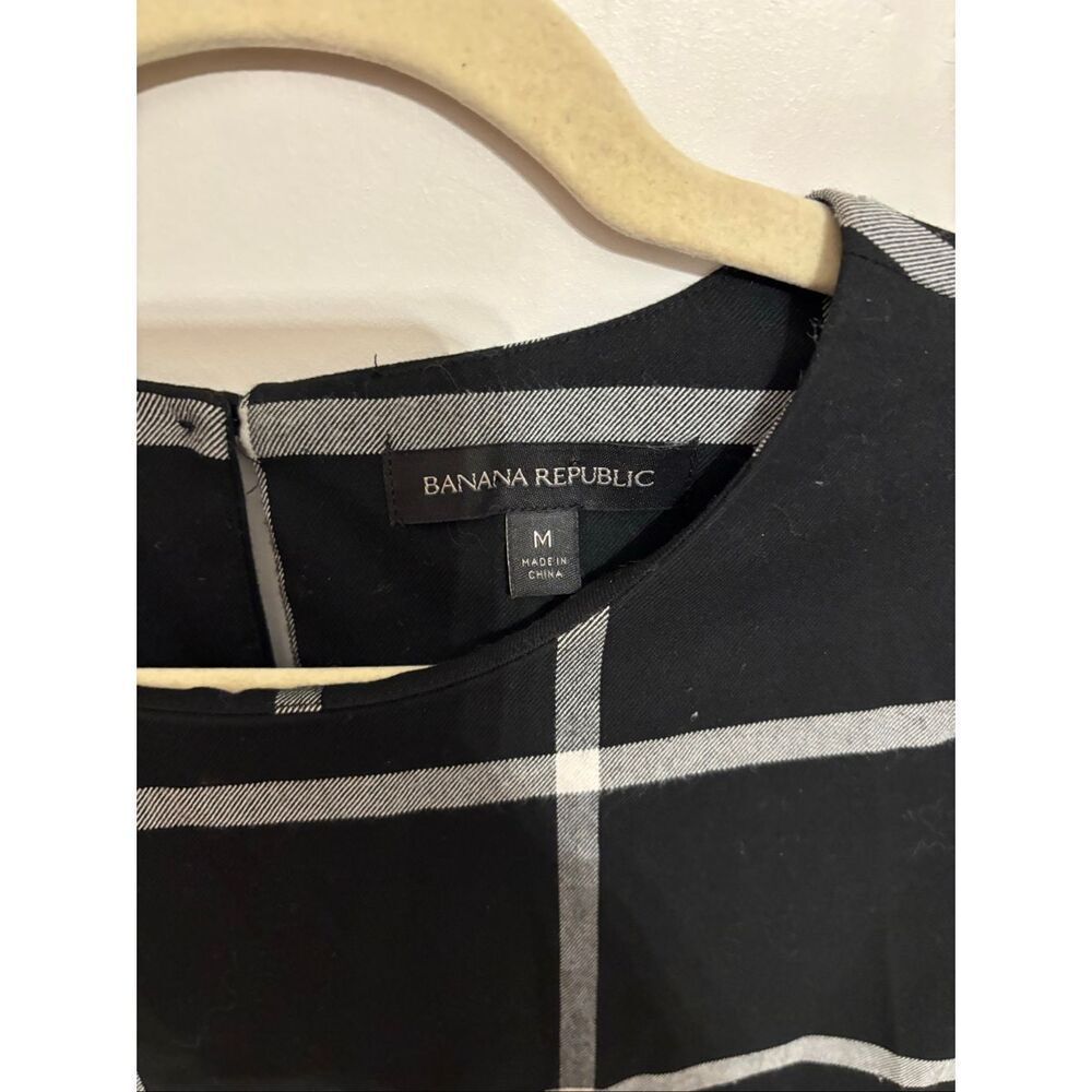 Banana Republic Black Plaid Cropped Top Medium Keyhole Back Short Sleeve - Picture 4 of 8